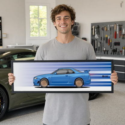 Cuadro arte en movimiento Nissan Skyline GT-R R34 color Bayside Blue en manos de una persona – StreetRacing