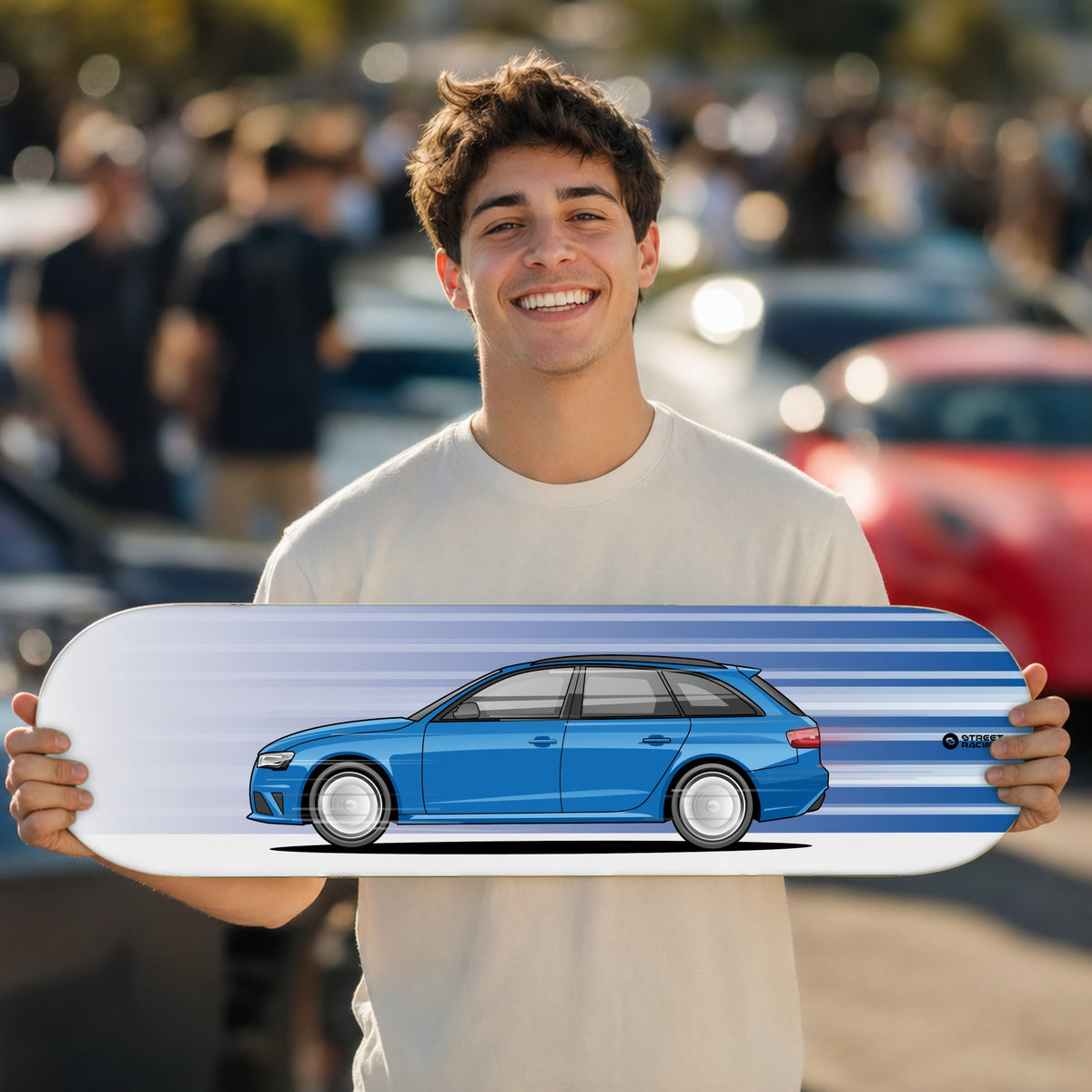 Tabla decorativa skate Audi RS4 Avant 2014 Sepang Blue fondo Movimiento en un car meet – StreetRacing