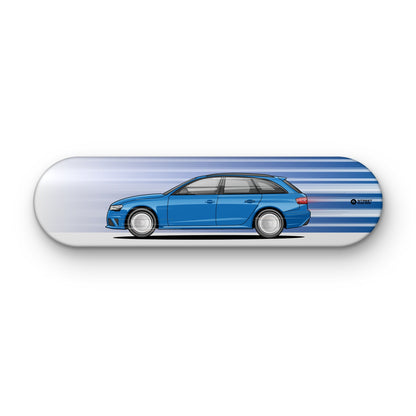 Tabla decorativa skate Audi RS4 Avant 2014 Sepang Blue fondo Movimiento sobre fondo blanco – StreetRacing