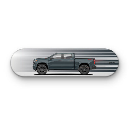 Tabla decorativa skate Chevrolet Silverado 2025 Slate Gray fondo Movimiento sobre fondo blanco – StreetRacing