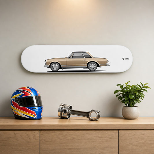 Tabla decorativa skate Mercedes-Benz 280 SL Pagoda 1968 Champagne fondo Plano en un living – StreetRacing