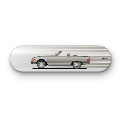 Tabla decorativa skate Mercedes-Benz 450 SL 1975 Champagne fondo Movimiento sobre fondo blanco – StreetRacing