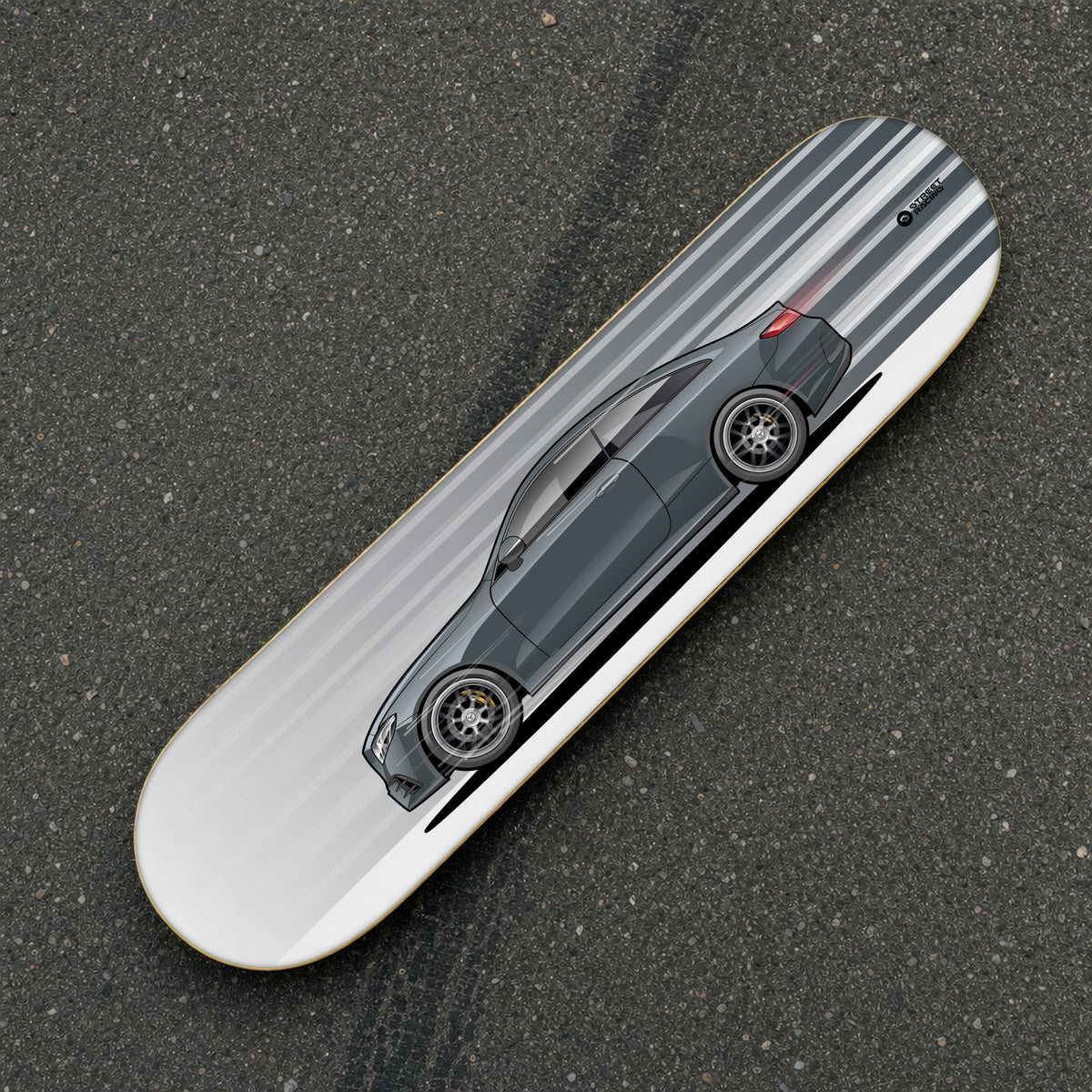 Tabla decorativa skate Mercedes-Benz E 300 Coupé Selenite Grey fondo Movimiento sobre el asfalto – StreetRacing