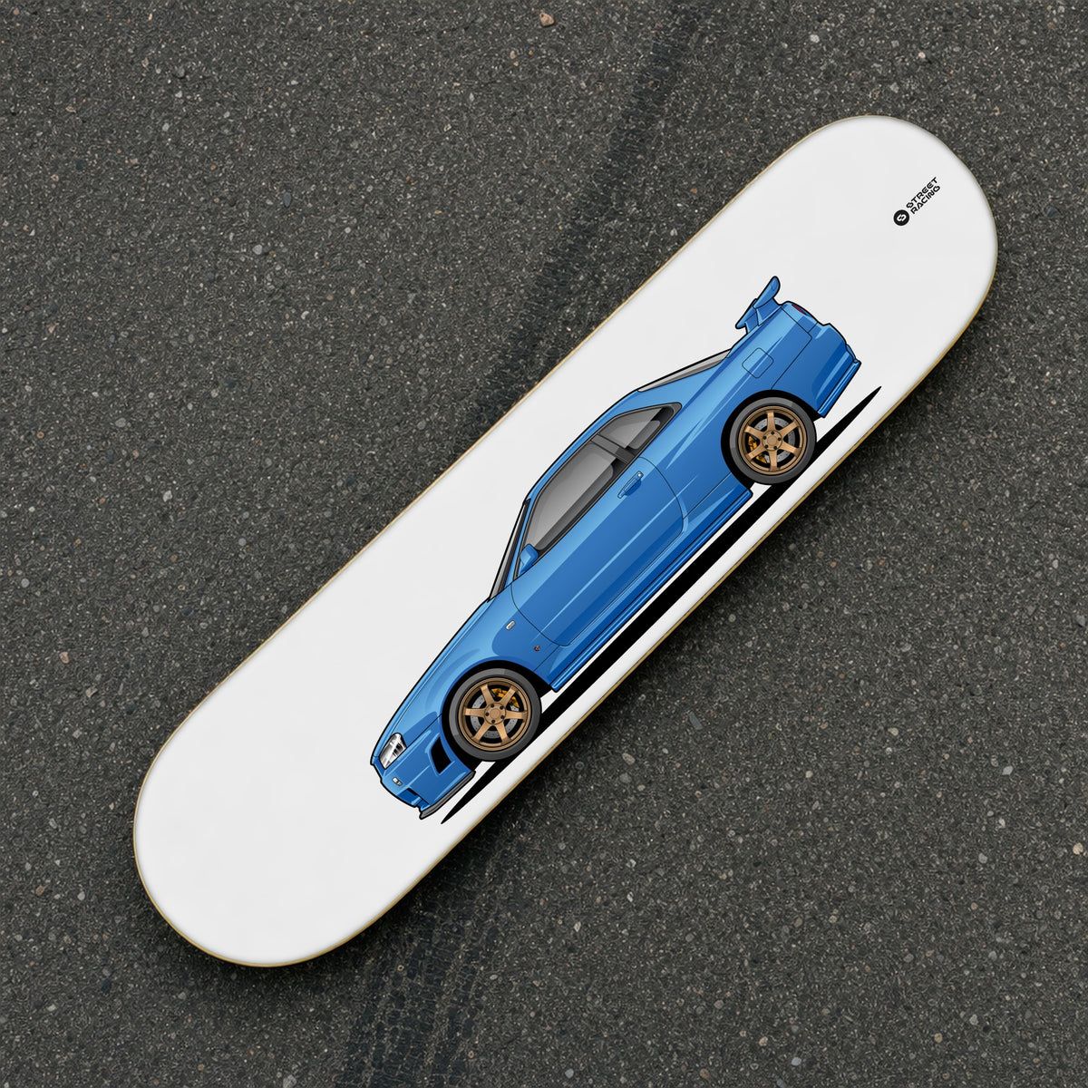 Tabla decorativa skate Nissan Skyline GT-R R34 Bayside Blue fondo Plano sobre el asfalto – StreetRacing