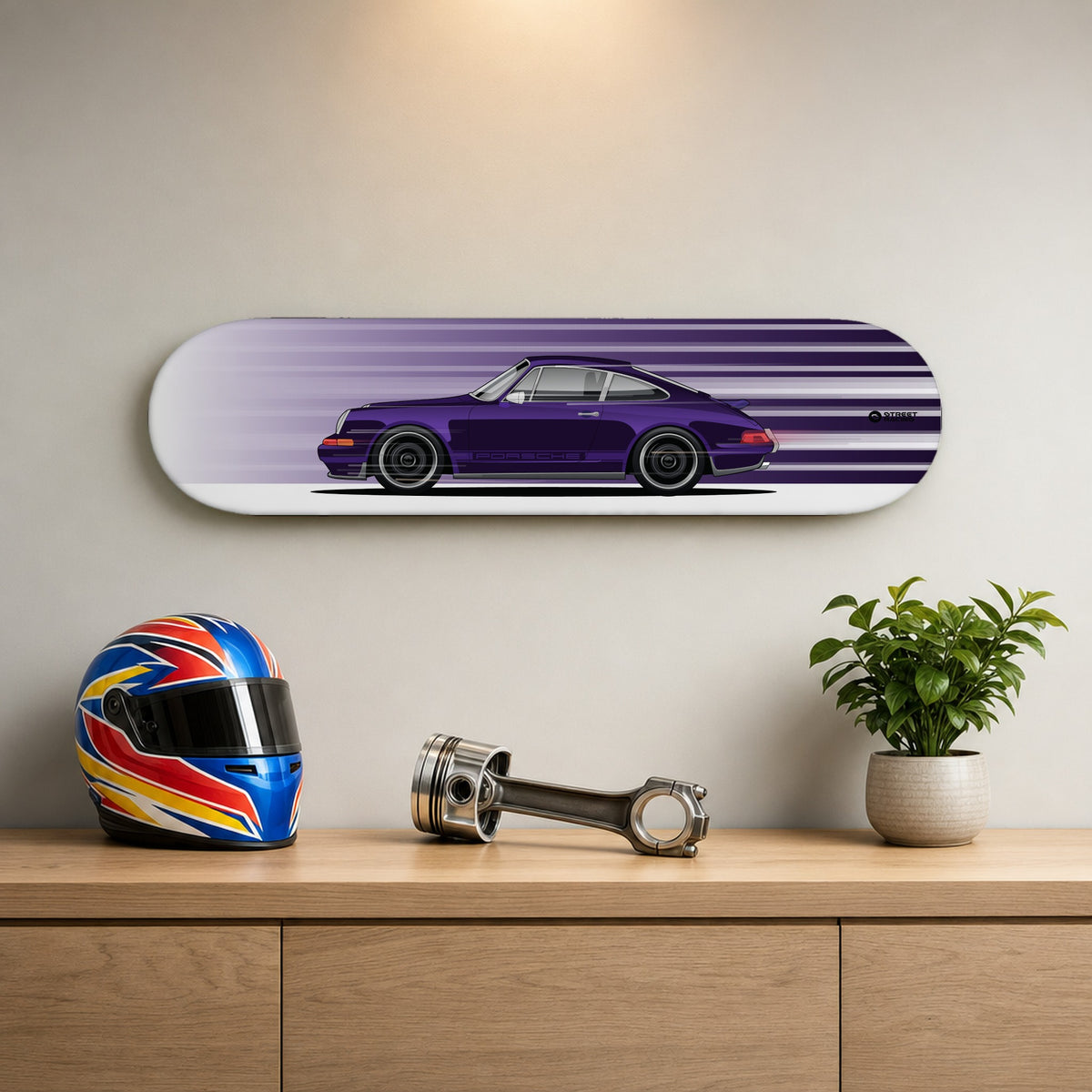 Tabla decorativa skate Porsche 911 964 Theon Design Morado fondo Movimiento en un living – StreetRacing