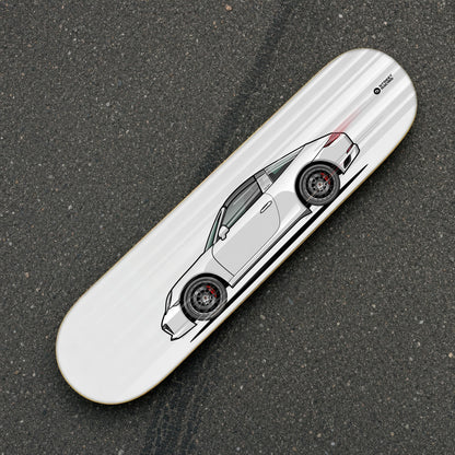 Tabla decorativa skate Porsche 911 Targa 4S 991.2 Carrara White fondo Movimiento sobre el asfalto – StreetRacing