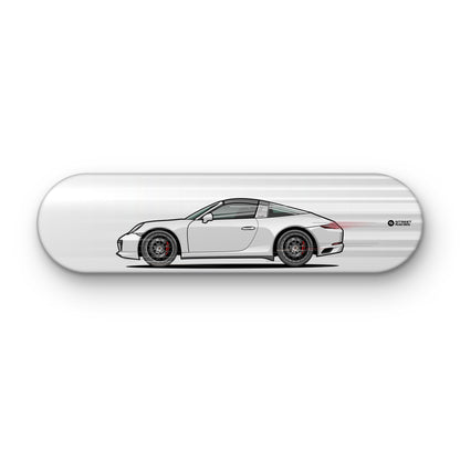 Tabla decorativa skate Porsche 911 Targa 4S 991.2 Carrara White fondo Movimiento sobre fondo blanco – StreetRacing