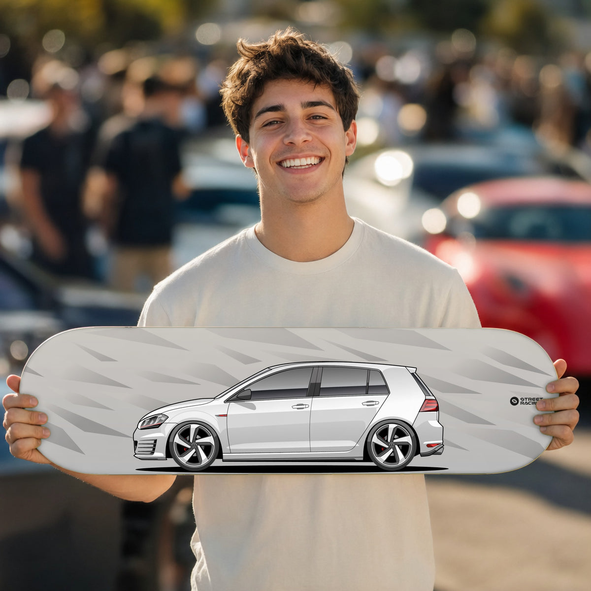Tabla decorativa skate Volkswagen Golf GTI MK7 Pure White fondo Fragmentos en un car meet – StreetRacing