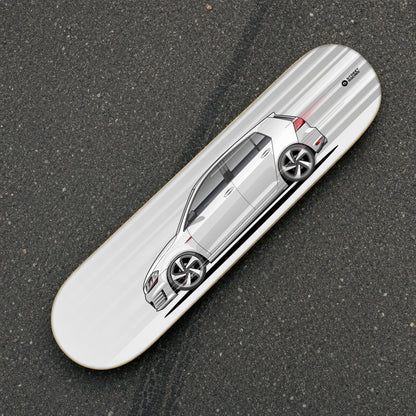 Tabla decorativa skate Volkswagen Golf GTI MK7 Pure White fondo Movimiento sobre el asfalto – StreetRacing