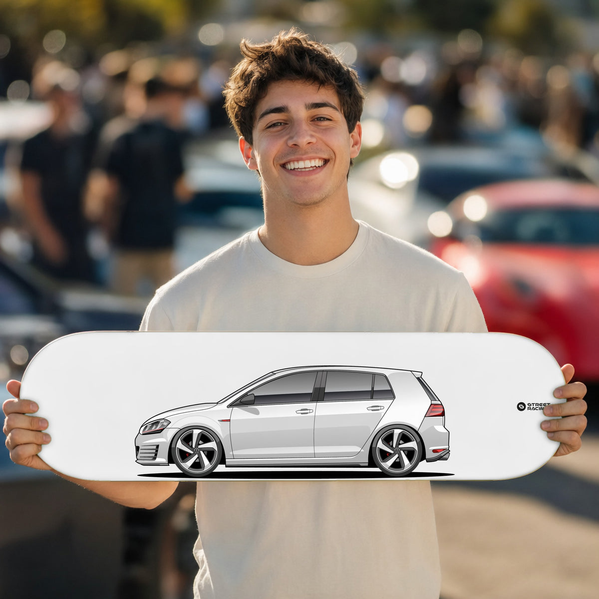 Tabla decorativa skate Volkswagen Golf GTI MK7 Pure White fondo Plano en un car meet – StreetRacing